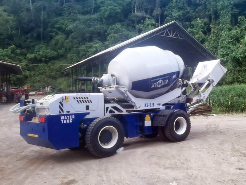 AIMIX AS-3.5 self loading mixer on-site in Indonesia