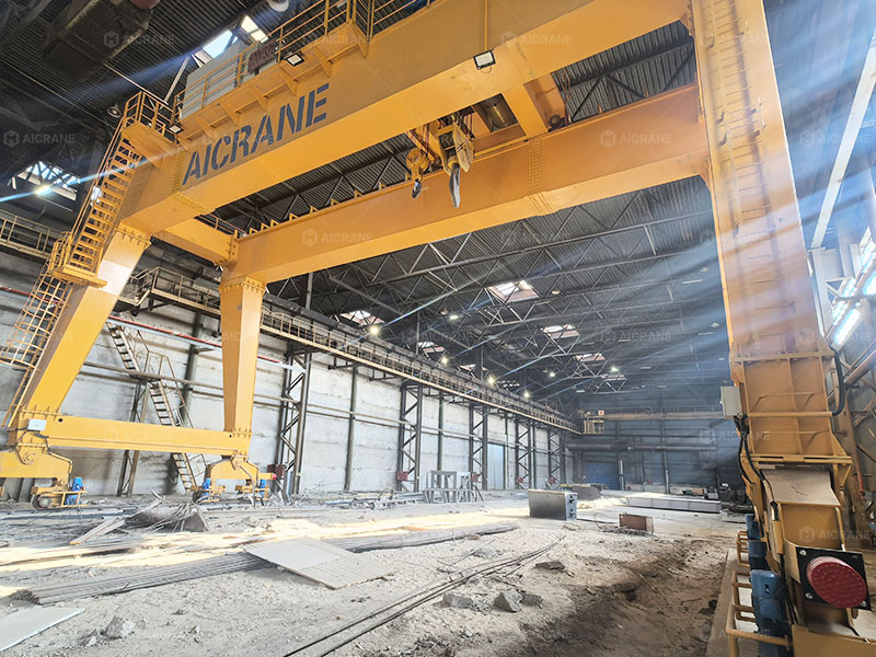gantry crane in workshop